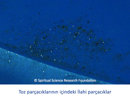 Toz parçacıklarının içindeki İlahi parçacıklar